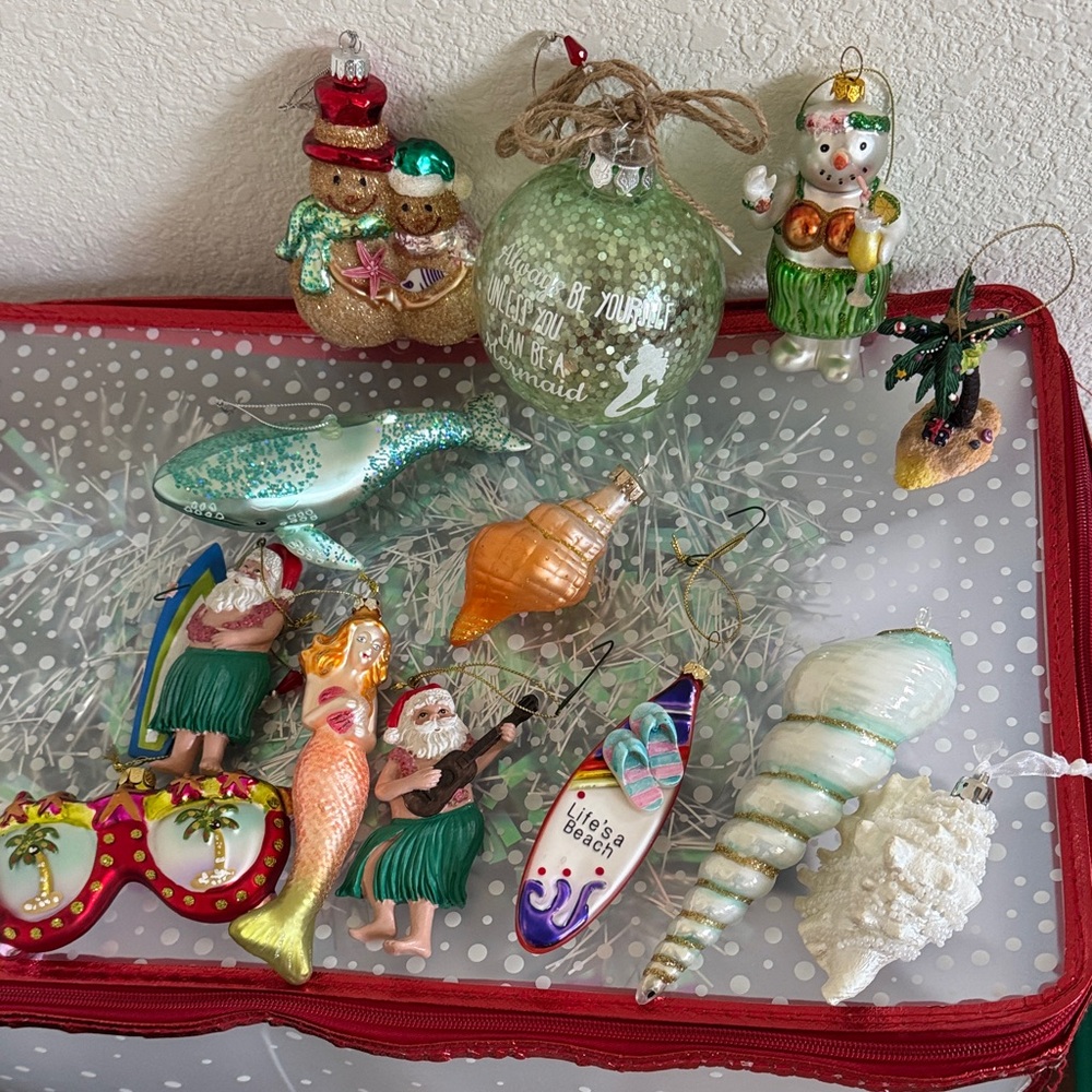 Holiday Beach-Themed Ornament Set